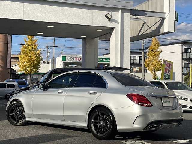 メルセデス・ベンツ Ｃ２２０ｄ ローレウスエディション 愛知県 2018(平30)年 7.9万km イリジウムシルバー /特別仕様車【ローレウスエディション】//純正ナビ（ＣＤ・ＤＶＤ・フルセグ・ＵＳＢ）//バックカメラ//ビルトインＥＴＣ２．０//レーダークルーズコントロール//前後クリアランスソナー//前席シートヒーター//前席パワーシート//衝突軽減ブレーキ//レーンキープアシスト//ブラインドスポットモニター//アイドリングストップ//ステアリングパイロット//アテンションアシスト//アクティブブレーキアシスト//電動テレスコ＆チルト機能ステアリング//純正フロアマット//オートライト//LEDインテリジェントライトシステム//スマートキー//スペアキー1本//保証書・取説
