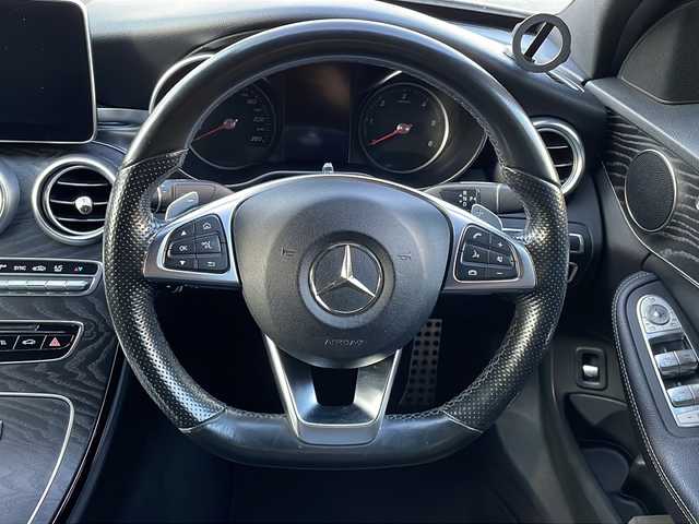 メルセデス・ベンツ Ｃ２２０ｄ ローレウスエディション 愛知県 2018(平30)年 7.9万km イリジウムシルバー /特別仕様車【ローレウスエディション】//純正ナビ（ＣＤ・ＤＶＤ・フルセグ・ＵＳＢ）//バックカメラ//ビルトインＥＴＣ２．０//レーダークルーズコントロール//前後クリアランスソナー//前席シートヒーター//前席パワーシート//衝突軽減ブレーキ//レーンキープアシスト//ブラインドスポットモニター//アイドリングストップ//ステアリングパイロット//アテンションアシスト//アクティブブレーキアシスト//電動テレスコ＆チルト機能ステアリング//純正フロアマット//オートライト//LEDインテリジェントライトシステム//スマートキー//スペアキー1本//保証書・取説