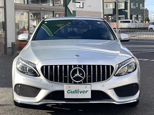 メルセデス・ベンツ Ｃ２２０ｄ ローレウスエディション 愛知県 2018(平30)年 7.9万km イリジウムシルバー /特別仕様車【ローレウスエディション】//純正ナビ（ＣＤ・ＤＶＤ・フルセグ・ＵＳＢ）//バックカメラ//ビルトインＥＴＣ２．０//レーダークルーズコントロール//前後クリアランスソナー//前席シートヒーター//前席パワーシート//衝突軽減ブレーキ//レーンキープアシスト//ブラインドスポットモニター//アイドリングストップ//ステアリングパイロット//アテンションアシスト//アクティブブレーキアシスト//電動テレスコ＆チルト機能ステアリング//純正フロアマット//オートライト//LEDインテリジェントライトシステム//スマートキー//スペアキー1本//保証書・取説