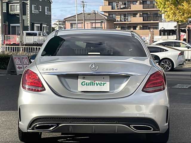メルセデス・ベンツ Ｃ２２０ｄ ローレウスエディション 愛知県 2018(平30)年 7.9万km イリジウムシルバー /特別仕様車【ローレウスエディション】//純正ナビ（ＣＤ・ＤＶＤ・フルセグ・ＵＳＢ）//バックカメラ//ビルトインＥＴＣ２．０//レーダークルーズコントロール//前後クリアランスソナー//前席シートヒーター//前席パワーシート//衝突軽減ブレーキ//レーンキープアシスト//ブラインドスポットモニター//アイドリングストップ//ステアリングパイロット//アテンションアシスト//アクティブブレーキアシスト//電動テレスコ＆チルト機能ステアリング//純正フロアマット//オートライト//LEDインテリジェントライトシステム//スマートキー//スペアキー1本//保証書・取説