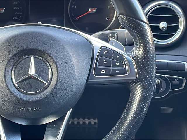 メルセデス・ベンツ Ｃ２２０ｄ ローレウスエディション 愛知県 2018(平30)年 7.9万km イリジウムシルバー /特別仕様車【ローレウスエディション】//純正ナビ（ＣＤ・ＤＶＤ・フルセグ・ＵＳＢ）//バックカメラ//ビルトインＥＴＣ２．０//レーダークルーズコントロール//前後クリアランスソナー//前席シートヒーター//前席パワーシート//衝突軽減ブレーキ//レーンキープアシスト//ブラインドスポットモニター//アイドリングストップ//ステアリングパイロット//アテンションアシスト//アクティブブレーキアシスト//電動テレスコ＆チルト機能ステアリング//純正フロアマット//オートライト//LEDインテリジェントライトシステム//スマートキー//スペアキー1本//保証書・取説