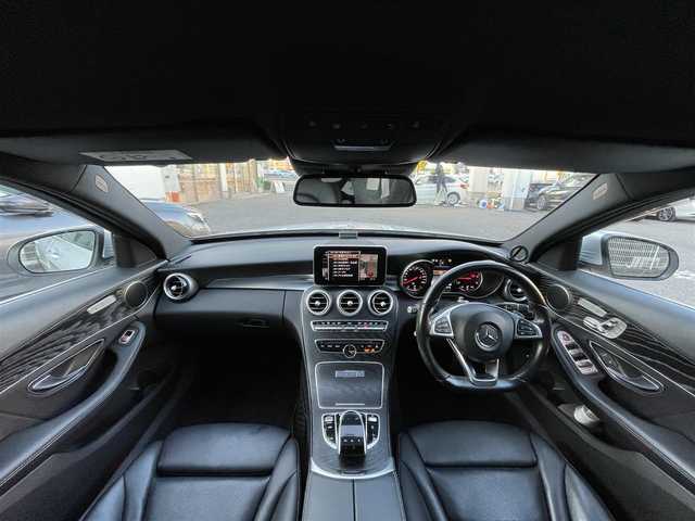 メルセデス・ベンツ Ｃ２２０ｄ ローレウスエディション 愛知県 2018(平30)年 7.9万km イリジウムシルバー /禁煙車//特別仕様車【ローレウスエディション】//純正ナビ（ＣＤ・ＤＶＤ・フルセグ・ＵＳＢ）//バックカメラ//ビルトインＥＴＣ２．０//レーダークルーズコントロール//前後クリアランスソナー//前席シートヒーター//前席パワーシート//衝突軽減ブレーキ//レーンキープアシスト//ブラインドスポットモニター//アイドリングストップ//ステアリングパイロット//アテンションアシスト//アクティブブレーキアシスト//電動テレスコ＆チルト機能ステアリング//純正フロアマット//オートライト//LEDインテリジェントライトシステム//スマートキー//スペアキー1本//保証書・取説