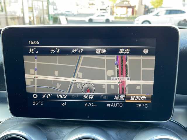 メルセデス・ベンツ Ｃ２２０ｄ ローレウスエディション 愛知県 2018(平30)年 7.9万km イリジウムシルバー /禁煙車//特別仕様車【ローレウスエディション】//純正ナビ（ＣＤ・ＤＶＤ・フルセグ・ＵＳＢ）//バックカメラ//ビルトインＥＴＣ２．０//レーダークルーズコントロール//前後クリアランスソナー//前席シートヒーター//前席パワーシート//衝突軽減ブレーキ//レーンキープアシスト//ブラインドスポットモニター//アイドリングストップ//ステアリングパイロット//アテンションアシスト//アクティブブレーキアシスト//電動テレスコ＆チルト機能ステアリング//純正フロアマット//オートライト//LEDインテリジェントライトシステム//スマートキー//スペアキー1本//保証書・取説