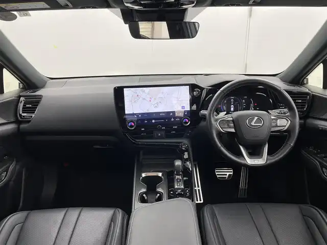 レクサス ＮＸ 350h Fスポーツ 茨城県 2023(令5)年 1.9万km グラファイトブラックガラスフレーク 14インチ純正ナビ付ディスプレイオーディオ/・FM/AM/Bluetooth/Miracast/USB/・フルセグTV/・Apple CarPlay/Android Auto/・全方位カメラ/・オーディオ（マークレビンソン）/禁煙車/BSM/レザーシート/・シートヒーター（D+N席）/・エアシート（D+N席）/前後コーナーセンサー/ビルドインETC2.0/Advanced　Park/パドルシフト/追従型クルーズコントロール/トレイルモード/サンルーフ/電動リアゲート/純正アルミホイール/純正フロアマット/横滑り防止機能/レーンキープアシスト/衝突被害軽減ブレーキ/カーテンエアバッグ/W+サイドエアバッグ/三眼LEDヘッドライト/AAC/オートライト/オートマチックハイビーム/スペアキー