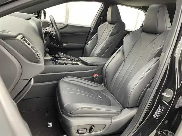 レクサス ＮＸ 350h Fスポーツ 茨城県 2023(令5)年 1.9万km グラファイトブラックガラスフレーク 14インチ純正ナビ付ディスプレイオーディオ/・FM/AM/Bluetooth/Miracast/USB/・フルセグTV/・Apple CarPlay/Android Auto/・全方位カメラ/・オーディオ（マークレビンソン）/禁煙車/BSM/レザーシート/・シートヒーター（D+N席）/・エアシート（D+N席）/前後コーナーセンサー/ビルドインETC2.0/Advanced　Park/パドルシフト/追従型クルーズコントロール/トレイルモード/サンルーフ/電動リアゲート/純正アルミホイール/純正フロアマット/横滑り防止機能/レーンキープアシスト/衝突被害軽減ブレーキ/カーテンエアバッグ/W+サイドエアバッグ/三眼LEDヘッドライト/AAC/オートライト/オートマチックハイビーム/スペアキー