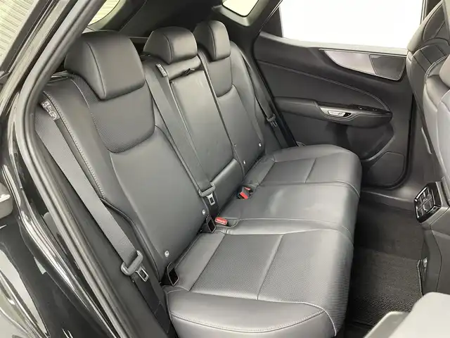 レクサス ＮＸ 350h Fスポーツ 茨城県 2023(令5)年 1.9万km グラファイトブラックガラスフレーク 14インチ純正ナビ付ディスプレイオーディオ/・FM/AM/Bluetooth/Miracast/USB/・フルセグTV/・Apple CarPlay/Android Auto/・全方位カメラ/・オーディオ（マークレビンソン）/禁煙車/BSM/レザーシート/・シートヒーター（D+N席）/・エアシート（D+N席）/前後コーナーセンサー/ビルドインETC2.0/Advanced　Park/パドルシフト/追従型クルーズコントロール/トレイルモード/サンルーフ/電動リアゲート/純正アルミホイール/純正フロアマット/横滑り防止機能/レーンキープアシスト/衝突被害軽減ブレーキ/カーテンエアバッグ/W+サイドエアバッグ/三眼LEDヘッドライト/AAC/オートライト/オートマチックハイビーム/スペアキー