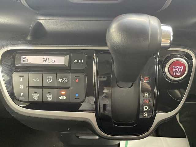 ホンダ Ｎ ＢＯＸ カスタム G ターボパッケージ 長崎県 2012(平24)年 10.4万km クリスタルブラックパール ターボ車/純正ナビ/　ナビ型式VXH-128VF /　FM AM CD DVD フルセグテレビ /両側パワースライドドア /クルーズコントロール /スマートキー/HID/オートライト /フォグランプ /パワーステアリング /パワーウィンドウ /電動格納ウインカーミラー/スマートキー/パドルシフト /ステアリングリモコン/フロアマット/ドアバイザー