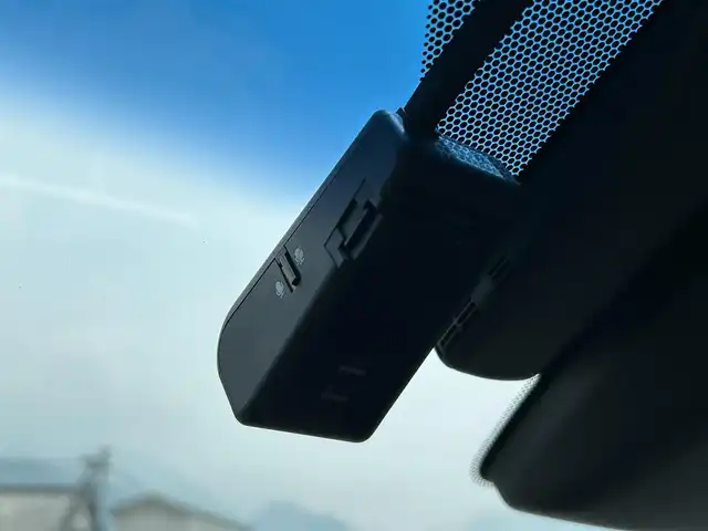 レクサス ＥＳ 300h 愛媛県 2019(令1)年 5.8万km ソニッククォーツ 純正ナビ(CD/DVD/Bluetooth)/ETC2.0/サンルーフ/バックカメラ/レーダークルーズコントロール/ハイブリッド車/パワーシート/シートメモリー/ステアリングヒーター/レザーシート/シートヒーター/エアシート/前後コーナーセンサー/レーンキープアシスト/横滑り防止装置/盗難防止装置/カーテンエアバッグ/LEDヘッドライト/オートマチックハイビーム/オートライト/USB入力端子/純正フロアマット/純正18インチアルミホイール/スマートキー/ABS