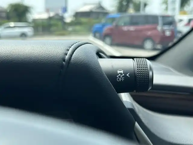レクサス ＥＳ 300h 愛媛県 2019(令1)年 5.8万km ソニッククォーツ 純正ナビ(CD/DVD/Bluetooth)/ETC2.0/サンルーフ/バックカメラ/レーダークルーズコントロール/ハイブリッド車/パワーシート/シートメモリー/ステアリングヒーター/レザーシート/シートヒーター/エアシート/前後コーナーセンサー/レーンキープアシスト/横滑り防止装置/盗難防止装置/カーテンエアバッグ/LEDヘッドライト/オートマチックハイビーム/オートライト/USB入力端子/純正フロアマット/純正18インチアルミホイール/スマートキー/ABS
