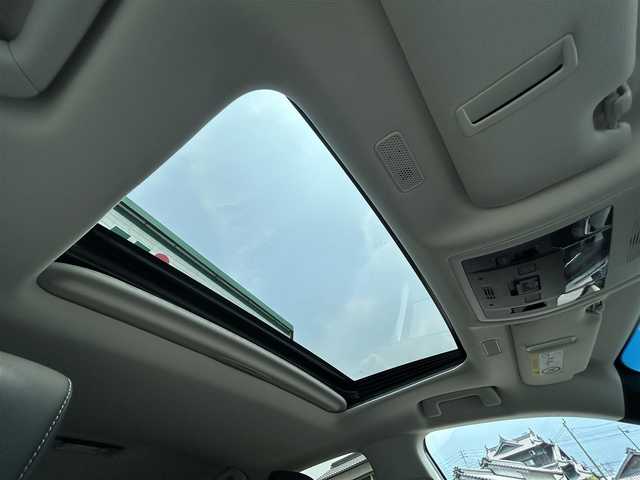レクサス ＥＳ 300h 愛媛県 2019(令1)年 5.8万km ソニッククォーツ 純正ナビ(CD/DVD/Bluetooth)/ETC2.0/サンルーフ/バックカメラ/レーダークルーズコントロール/ハイブリッド車/パワーシート/シートメモリー/ステアリングヒーター/レザーシート/シートヒーター/エアシート/前後コーナーセンサー/レーンキープアシスト/横滑り防止装置/盗難防止装置/カーテンエアバッグ/LEDヘッドライト/オートマチックハイビーム/オートライト/USB入力端子/純正フロアマット/純正18インチアルミホイール/スマートキー/ABS