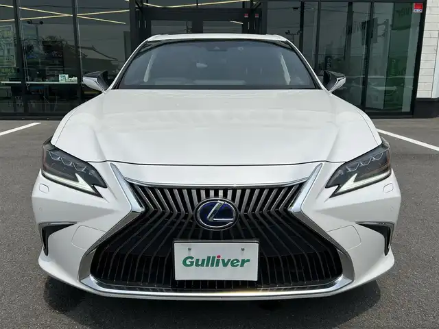 レクサス ＥＳ 300h 愛媛県 2019(令1)年 5.8万km ソニッククォーツ 純正ナビ(CD/DVD/Bluetooth)/ETC2.0/サンルーフ/バックカメラ/レーダークルーズコントロール/ハイブリッド車/パワーシート/シートメモリー/ステアリングヒーター/レザーシート/シートヒーター/エアシート/前後コーナーセンサー/レーンキープアシスト/横滑り防止装置/盗難防止装置/カーテンエアバッグ/LEDヘッドライト/オートマチックハイビーム/オートライト/USB入力端子/純正フロアマット/純正18インチアルミホイール/スマートキー/ABS