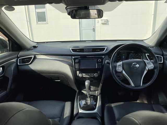 日産 エクストレイル 20Xt エマージェンシーブレーキ 三重県 2016(平28)年 4.2万km チタニウムカーキ 登録時走行距離　41614ｋｍ/ワンオーナー/禁煙車/純正ナビ/AM/FM/CD/Bluetooth/TV（フルセグ）/全方位カメラ/シートヒーター/ステアリングスイッチ/ETC/クルコン/オートライト/プッシュスタート/純正アルミ/純正フロアマット