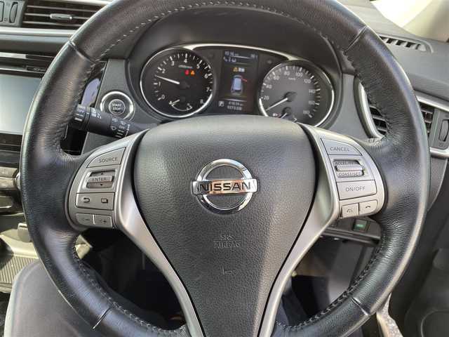 日産 エクストレイル 20Xt エマージェンシーブレーキ 三重県 2016(平28)年 4.2万km チタニウムカーキ 登録時走行距離　41614ｋｍ/ワンオーナー/禁煙車/純正ナビ/AM/FM/CD/Bluetooth/TV（フルセグ）/全方位カメラ/シートヒーター/ステアリングスイッチ/ETC/クルコン/オートライト/プッシュスタート/純正アルミ/純正フロアマット