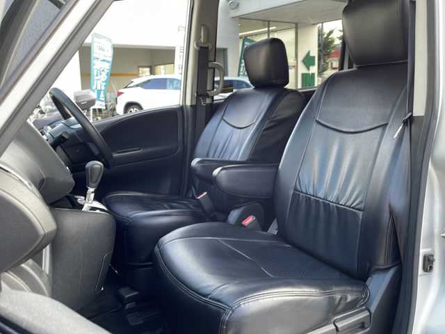 日産 セレナ ハイウェイスター Vセレクション 兵庫県 2012(平24)年 6.2万km ブリリアントシルバー 純正ナビ/CD/DVD/フルセグTV/Bluetooth/バックカメラ/純正フリップダウンモニター/両側パワースライドドア/ビルトインETC/ドライブレコーダー/シートカバー/純正16インチAW/インテリジェントキー/プッシュエンジンスタート/折りたたみ格納式パーソナルテーブル（2列目）/純正フロアマット/保証書/取説/スペアキー