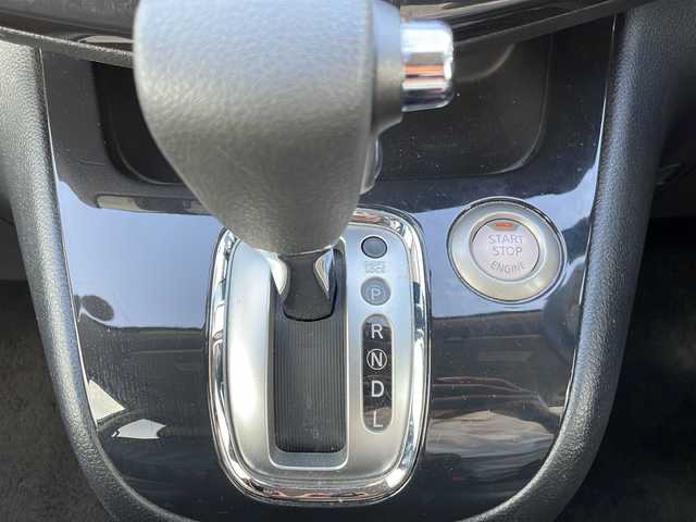 日産 セレナ ハイウェイスター Vセレクション 兵庫県 2012(平24)年 6.2万km ブリリアントシルバー 純正ナビ/CD/DVD/フルセグTV/Bluetooth/バックカメラ/純正フリップダウンモニター/両側パワースライドドア/ビルトインETC/ドライブレコーダー/シートカバー/純正16インチAW/インテリジェントキー/プッシュエンジンスタート/折りたたみ格納式パーソナルテーブル（2列目）/純正フロアマット/保証書/取説/スペアキー