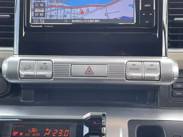 スズキ クロスビー HYBRID MX 島根県 2018(平30)年 6.9万km キャラバンアイボリーパールメタリック/ホワイト 2トーンルーフ 登録時走行距離　68303km/社外ナビ(CN-RE04WD)/AM/FM/CD/DVD/Bluetooth/バックカメラ/ETC/パドルシフト/電動格納ミラー/シートヒーター(D席＋N席)/純正マット/横滑り防止/アイドリングストップ/コーナーセンサー/衝突軽減ブレーキ/レーンキープアシスト