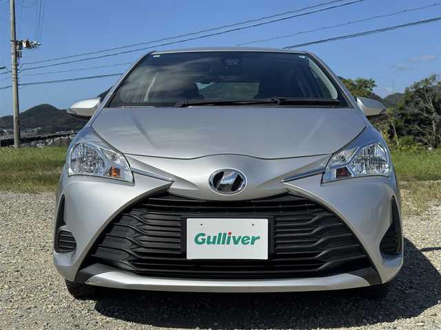 トヨタ ヴィッツ F Mパッケージ 兵庫県 2017(平29)年 2.9万km シルバーM トヨタセーフティセンス/プリクラッシュセーフティ/レーンディパーチャーアラート/オートマチックハイビーム/純正USB/CDチューナー/キーレスキー