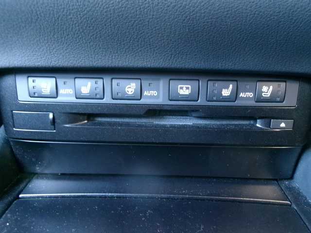 レクサス ＥＳ 300h Fスポーツ 群馬県 2019(令1)年 1.6万km ホワイトノーヴァガラスフレーク Lexus Safety System+/ブラインドスポットモニター/ムーンルーフ/レザーシート/ベンチレーター＆シートヒーター/ステアリングヒーター/純正12.3インチナビ・フルセグTV/バックモニター/ビルトインETC2.0/リヤサンシェード/パワートランクリッド/スペアキー×2＆カードキー/R2.4.6.7年記録簿/保証書＆取説