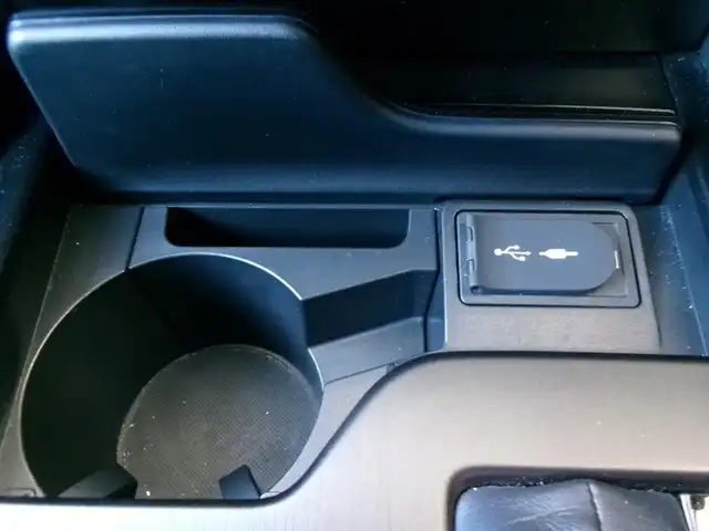 レクサス ＥＳ 300h Fスポーツ 群馬県 2019(令1)年 1.6万km ホワイトノーヴァガラスフレーク Lexus Safety System+/ブラインドスポットモニター/ムーンルーフ/レザーシート/ベンチレーター＆シートヒーター/ステアリングヒーター/純正12.3インチナビ・フルセグTV/バックモニター/ビルトインETC2.0/リヤサンシェード/パワートランクリッド/スペアキー×2＆カードキー/R2.4.6.7年記録簿/保証書＆取説