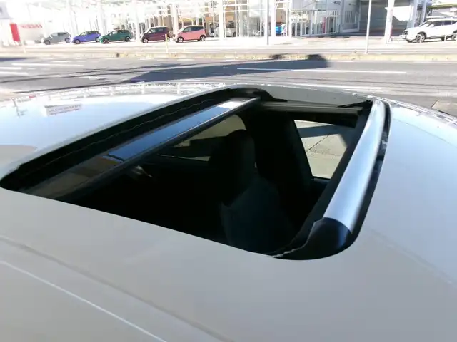 レクサス ＥＳ 300h Fスポーツ 群馬県 2019(令1)年 1.6万km ホワイトノーヴァガラスフレーク Lexus Safety System+/ブラインドスポットモニター/ムーンルーフ/レザーシート/ベンチレーター＆シートヒーター/ステアリングヒーター/純正12.3インチナビ・フルセグTV/バックモニター/ビルトインETC2.0/リヤサンシェード/パワートランクリッド/スペアキー×2＆カードキー/R2.4.6.7年記録簿/保証書＆取説