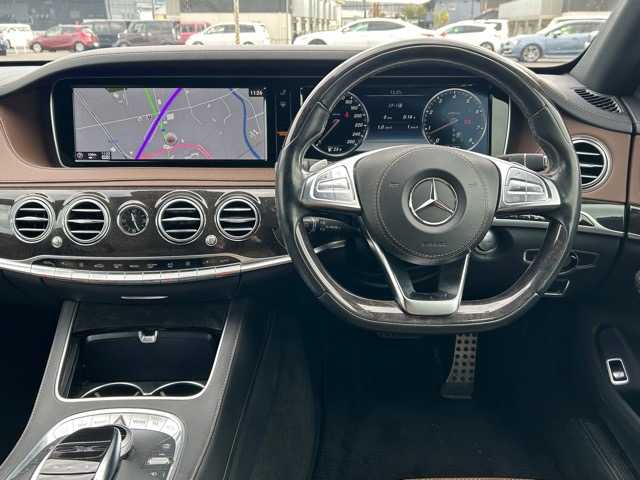 メルセデス・ベンツ Ｓ５５０Ｌ AMGライン 千葉県 2017(平29)年 7万km ダイヤモンドホワイト 純正ナビ/フルセグテレビ/サンルーフ/SD/SD/DVD再生/Bluetooth接続/ブルメスタースピーカー/メディアレジスター/ETC/パノラミックビューモニター/パワーバックドア/ステアリングアシスト/ディストロニックプラス/レーンキープアシスト/コーナーセンサー/全席シートヒーター/全席エアシート/全席パワーシート/全席メモリーシート/電動格納ウィンカーミラー/プッシュスタート/スマートキー/純正アルミホイール/純正フロアマット/取扱説明書/保証書
