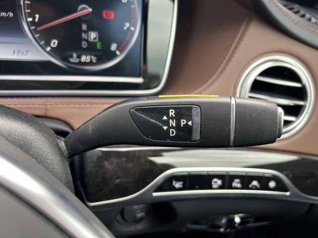 メルセデス・ベンツ Ｓ５５０Ｌ AMGライン 千葉県 2017(平29)年 7万km ダイヤモンドホワイト 純正ナビ/フルセグテレビ/サンルーフ/SD/SD/DVD再生/Bluetooth接続/ブルメスタースピーカー/メディアレジスター/ETC/パノラミックビューモニター/パワーバックドア/ステアリングアシスト/ディストロニックプラス/レーンキープアシスト/コーナーセンサー/全席シートヒーター/全席エアシート/全席パワーシート/全席メモリーシート/電動格納ウィンカーミラー/プッシュスタート/スマートキー/純正アルミホイール/純正フロアマット/取扱説明書/保証書