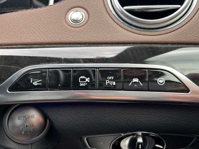 メルセデス・ベンツ Ｓ５５０Ｌ AMGライン 千葉県 2017(平29)年 7万km ダイヤモンドホワイト 純正ナビ/フルセグテレビ/サンルーフ/SD/SD/DVD再生/Bluetooth接続/ブルメスタースピーカー/メディアレジスター/ETC/パノラミックビューモニター/パワーバックドア/ステアリングアシスト/ディストロニックプラス/レーンキープアシスト/コーナーセンサー/全席シートヒーター/全席エアシート/全席パワーシート/全席メモリーシート/電動格納ウィンカーミラー/プッシュスタート/スマートキー/純正アルミホイール/純正フロアマット/取扱説明書/保証書