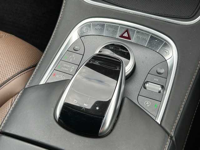 メルセデス・ベンツ Ｓ５５０Ｌ AMGライン 千葉県 2017(平29)年 7万km ダイヤモンドホワイト 純正ナビ/フルセグテレビ/サンルーフ/SD/SD/DVD再生/Bluetooth接続/ブルメスタースピーカー/メディアレジスター/ETC/パノラミックビューモニター/パワーバックドア/ステアリングアシスト/ディストロニックプラス/レーンキープアシスト/コーナーセンサー/全席シートヒーター/全席エアシート/全席パワーシート/全席メモリーシート/電動格納ウィンカーミラー/プッシュスタート/スマートキー/純正アルミホイール/純正フロアマット/取扱説明書/保証書