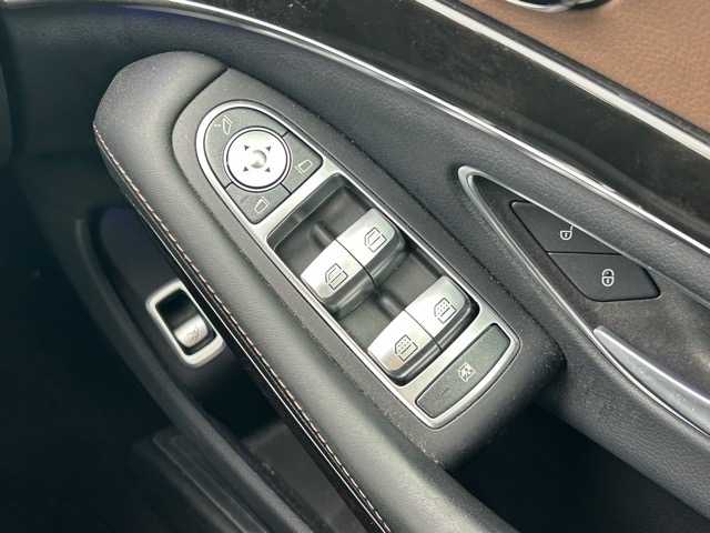 メルセデス・ベンツ Ｓ５５０Ｌ AMGライン 千葉県 2017(平29)年 7万km ダイヤモンドホワイト 純正ナビ/フルセグテレビ/サンルーフ/SD/SD/DVD再生/Bluetooth接続/ブルメスタースピーカー/メディアレジスター/ETC/パノラミックビューモニター/パワーバックドア/ステアリングアシスト/ディストロニックプラス/レーンキープアシスト/コーナーセンサー/全席シートヒーター/全席エアシート/全席パワーシート/全席メモリーシート/電動格納ウィンカーミラー/プッシュスタート/スマートキー/純正アルミホイール/純正フロアマット/取扱説明書/保証書