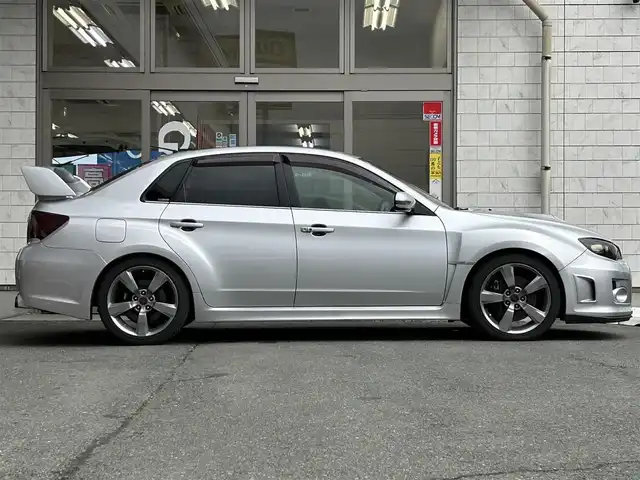 スバル インプレッサ ＷＲＸ 岩手県 2010(平22)年 6.3万km スパークシルバーメタリック 社外ＳＤナビ（型式AVIC-HRZ900)/バックカメラ　/柿本改マフラー　/ＥＴＣ　/純正レカロシート　/クスコタワーバー　/BLITZブーストコントローラー　/革ステアリング　/社外前後ドライブレコーダー　/社外ＧＰＳレーダー　/社外エアクリーナー　/ＨＫＳスペックA車高調/プッシュスタート/スペアキー/ドアバイザー/フロアマット/保証書　取説