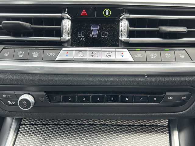 ＢＭＷ ３２０ｄ xDrive Mスポーツ 福島県 2020(令2)年 4.5万km サファイアブラックP 純正ナビ/BT、CD/DVD、フルセグTV/バックカメラ/アラウンドビューモニター/スマートキー/クルーズコントロール/純正フロアマット/レザーシート/両席シートヒーター/パワーシート/シートメモリー/パワーバックドア/インテリジェントセーフティ/ブレーキホールド/置くだけ充電