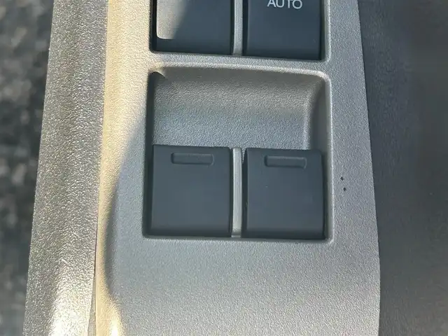 ホンダ フィット ハイブリット スマート セレクション 愛知県 2011(平23)年 15.6万km プレミアムホワイトパール ワンオーナー/社外7V型メモリナビ【Bluetooth SD ワンセグ　FM AM 品：AVIC-MRZ99】/ETC/ドライブレコーダー/オートライト/クルーズコントロール/自動駐車システム/ステアリングリモコン/電動格納ドアミラー/純正フロアマット/Wエアバック/取扱説明書