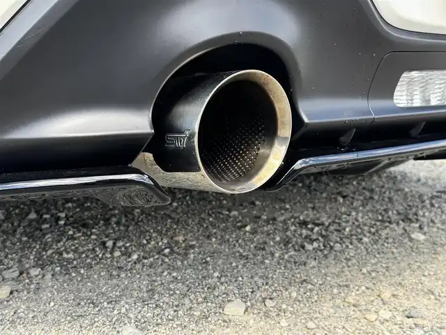 スバル ＢＲＺ S 兵庫県 2023(令5)年 1.2万km クリスタルホワイトP STIドライカーボンリアスポイラー/STIエアロ（F/S/RU）/STIパフォーマンスマフラー/カロッツェリア9インチナビ/フルセグTV/Bluetooth接続可/バックモニター/ハーフレザーシート/純正OPエアアウトレットガーニッシュ/リアアンダーディフューザー