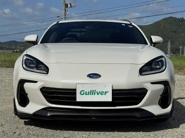 スバル ＢＲＺ S 兵庫県 2023(令5)年 1.2万km クリスタルホワイトP STIドライカーボンリアスポイラー/STIエアロ（F/S/RU）/STIパフォーマンスマフラー/カロッツェリア9インチナビ/フルセグTV/Bluetooth接続可/バックモニター/ハーフレザーシート/純正OPエアアウトレットガーニッシュ/リアアンダーディフューザー