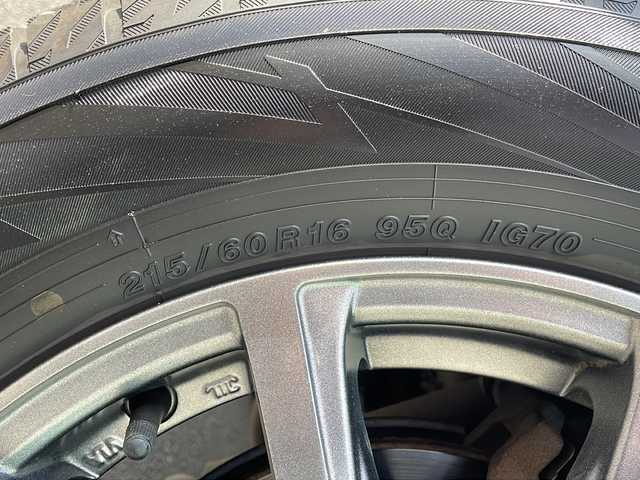 ホンダ ヴェゼル ハイブリッド Z ホンダセンシング 青森県 2021(令3)年 6.9万km プラチナホワイトパール 4WD/寒冷地仕様/純正8インチSDナビ・フルセグ/CD・DVD・Bluetooth・SD/バックカメラ/ハーフレザーシート/前席シートヒーター/純正エンジンスターター/純正前後ドライブレコーダー/衝突軽減ブレーキ/追従クルーズコントロール/レーンキープアシスト/ワイパーデアイサー/ビルトインETC/LEDヘッドライト/LEDフォグランプ/社外16インチアルミ/純正17インチアルミあり/スペアキー/保証書・取説書