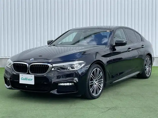 ＢＭＷ ５２３ｄ Mスポーツ 岡山県 2018(平30)年 5.8万km サファイアブラックP メーカー純正ナビ/　CD DVD BT フルセグTV/全方位カメラ/衝突被害軽減装置/レーンキープアシスト/レーダークルーズコントロール/クリアランスソナー/ブラインドスポットモニター/LEDヘッドライト/オートライト/フォグランプ/リアフォグ/ヘッドアップディスプレイ/MTモード付AT/パドルシフト/革巻きステアリング/ステアリングスイッチ/アイドリングストップ/横滑り防止装置/プッシュスタート/スマートキー/スペアキー