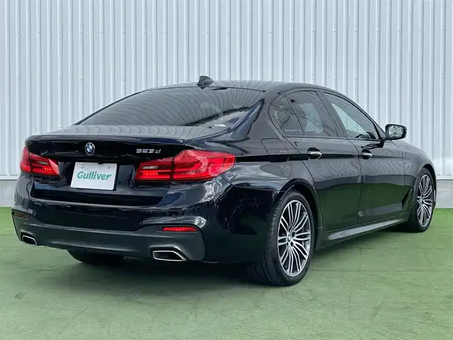 ＢＭＷ ５２３ｄ Mスポーツ 岡山県 2018(平30)年 5.8万km サファイアブラックP メーカー純正ナビ/　CD DVD BT フルセグTV/全方位カメラ/衝突被害軽減装置/レーンキープアシスト/レーダークルーズコントロール/クリアランスソナー/ブラインドスポットモニター/LEDヘッドライト/オートライト/フォグランプ/リアフォグ/ヘッドアップディスプレイ/MTモード付AT/パドルシフト/革巻きステアリング/ステアリングスイッチ/アイドリングストップ/横滑り防止装置/プッシュスタート/スマートキー/スペアキー