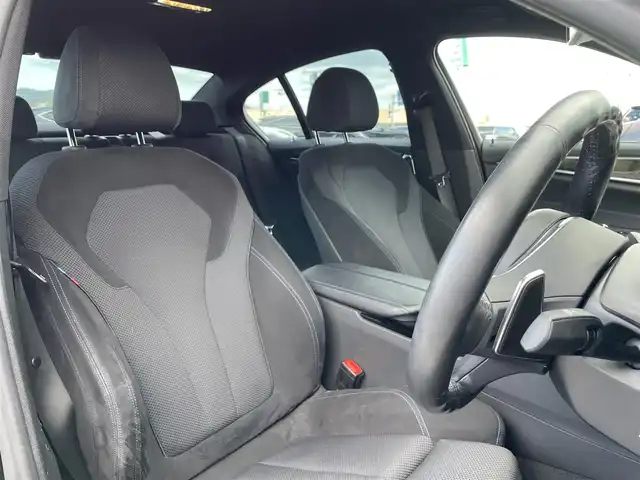 ＢＭＷ ５２３ｄ Mスポーツ 岡山県 2018(平30)年 5.8万km サファイアブラックP メーカー純正ナビ/　CD DVD BT フルセグTV/全方位カメラ/衝突被害軽減装置/レーンキープアシスト/レーダークルーズコントロール/クリアランスソナー/ブラインドスポットモニター/LEDヘッドライト/オートライト/フォグランプ/リアフォグ/ヘッドアップディスプレイ/MTモード付AT/パドルシフト/革巻きステアリング/ステアリングスイッチ/アイドリングストップ/横滑り防止装置/プッシュスタート/スマートキー/スペアキー