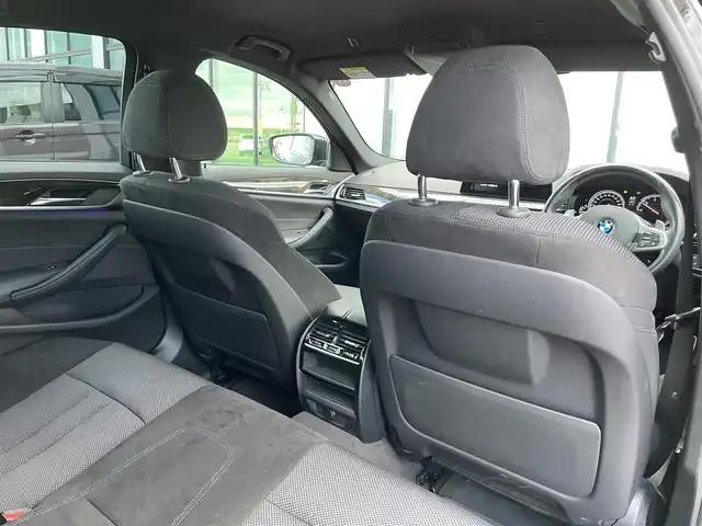 ＢＭＷ ５２３ｄ Mスポーツ 岡山県 2018(平30)年 5.8万km サファイアブラックP メーカー純正ナビ/　CD DVD BT フルセグTV/全方位カメラ/衝突被害軽減装置/レーンキープアシスト/レーダークルーズコントロール/クリアランスソナー/ブラインドスポットモニター/LEDヘッドライト/オートライト/フォグランプ/リアフォグ/ヘッドアップディスプレイ/MTモード付AT/パドルシフト/革巻きステアリング/ステアリングスイッチ/アイドリングストップ/横滑り防止装置/プッシュスタート/スマートキー/スペアキー