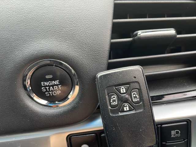 トヨタ エスティマ アエラス プレミアム 愛知県 2017(平29)年 6.9万km ブラック ワンオーナー/禁煙車/純正10.5インチSDナビ/フルセグTV・CD・DVD・SD・Bluetooth/バックカメラ/純正後席フリップダウンモニター/両側パワースライドドア/前後ドライブレコーダー（MDR-CAM）/トヨタセーフティーセンス/・プリクラッシュセーフティ/・レーンディパーチャーアラート/・先行車発進お知らせ機能/・クルーズコントロール/・オートハイビーム/運転席パワーシート/ハーフレザーシート/純正18インチAW/100V電源/LEDヘッドライト/オートライト/ETC/プッシュスタート/スマートキー/純正フロアマット/純正ドアバイザー/保証書/取扱説明書/スペアスマートキー/整備記録簿