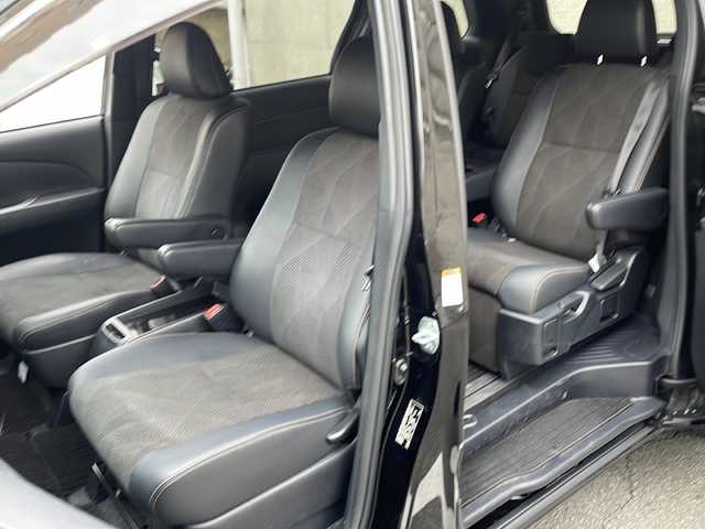 トヨタ エスティマ アエラス プレミアム 愛知県 2017(平29)年 6.9万km ブラック ワンオーナー/禁煙車/純正10.5インチSDナビ/フルセグTV・CD・DVD・SD・Bluetooth/バックカメラ/純正後席フリップダウンモニター/両側パワースライドドア/前後ドライブレコーダー（MDR-CAM）/トヨタセーフティーセンス/・プリクラッシュセーフティ/・レーンディパーチャーアラート/・先行車発進お知らせ機能/・クルーズコントロール/・オートハイビーム/運転席パワーシート/ハーフレザーシート/純正18インチAW/100V電源/LEDヘッドライト/オートライト/ETC/プッシュスタート/スマートキー/純正フロアマット/純正ドアバイザー/保証書/取扱説明書/スペアスマートキー/整備記録簿