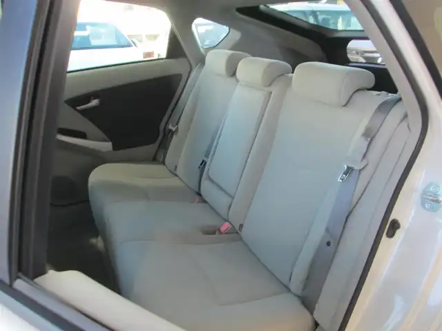 トヨタ プリウス S 千葉県 2010(平22)年 6.3万km ホワイトパールクリスタルシャイン ワンオーナー/純正SDナビ、フルセグTV/バックカメラ/純正オーディオ【DVD/CD/BT/SD】/ヘッドライトレベライザー/フォグランプ/ナビ連動ステアリングスイッチ/電動格納コーナーポール/社外前方ドライブレコーダー/ビルトインETC/新車時保証書/トヨタ整備記録簿(H23/24/26/28/30/R2)