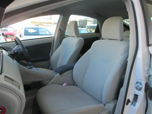 トヨタ プリウス S 千葉県 2010(平22)年 6.3万km ホワイトパールクリスタルシャイン ワンオーナー/純正SDナビ、フルセグTV/バックカメラ/純正オーディオ【DVD/CD/BT/SD】/ヘッドライトレベライザー/フォグランプ/ナビ連動ステアリングスイッチ/電動格納コーナーポール/社外前方ドライブレコーダー/ビルトインETC/新車時保証書/トヨタ整備記録簿(H23/24/26/28/30/R2)