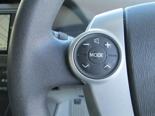 トヨタ プリウス S 千葉県 2010(平22)年 6.3万km ホワイトパールクリスタルシャイン ワンオーナー/純正SDナビ、フルセグTV/バックカメラ/純正オーディオ【DVD/CD/BT/SD】/ヘッドライトレベライザー/フォグランプ/ナビ連動ステアリングスイッチ/電動格納コーナーポール/社外前方ドライブレコーダー/ビルトインETC/新車時保証書/トヨタ整備記録簿(H23/24/26/28/30/R2)