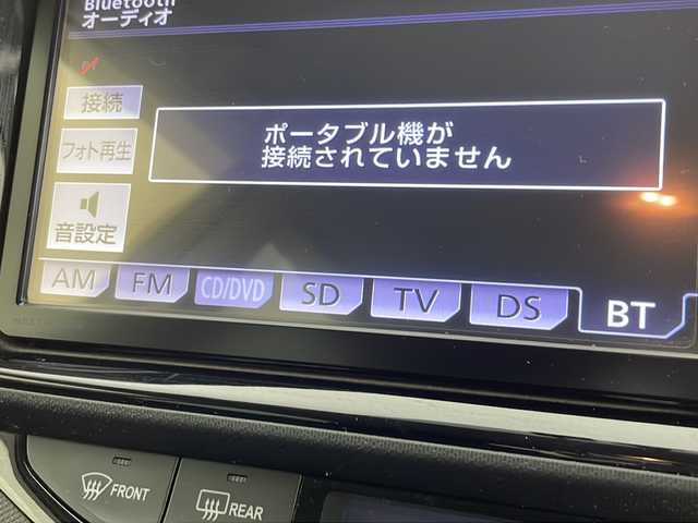 トヨタ アクア S 千葉県 2015(平27)年 7.6万km スーパーホワイトⅡ 禁煙車　/純正ナビ　/ＡＭ　ＦＭ　ＣＤ　ＤＶＤ　ＢＴ　フルセグ　/コーナーセンサー　/バックカメラ　/ＥＴＣ　/ドライブレコーダー　/ＨＩＤヘッドライト　/フォグランプ　/シートカバー　/電格ミラー　/スマートキー　/ＡＣＣ