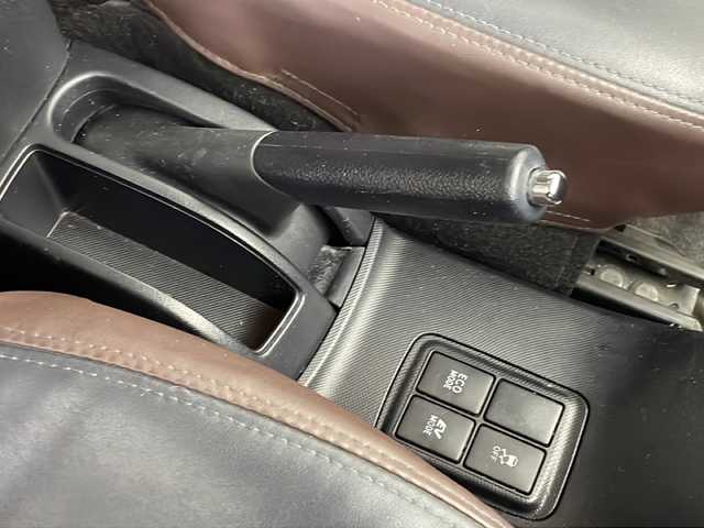 トヨタ アクア S 千葉県 2015(平27)年 7.6万km スーパーホワイトⅡ 禁煙車　/純正ナビ　/ＡＭ　ＦＭ　ＣＤ　ＤＶＤ　ＢＴ　フルセグ　/コーナーセンサー　/バックカメラ　/ＥＴＣ　/ドライブレコーダー　/ＨＩＤヘッドライト　/フォグランプ　/シートカバー　/電格ミラー　/スマートキー　/ＡＣＣ
