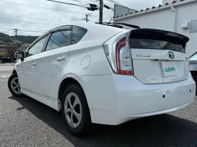 トヨタ プリウス S 静岡県 2012(平24)年 6.5万km スーパーホワイトⅡ 走行64133キロ（登録時）/純正SDナビ・フルセグTV/Bluetoothオーディオ/ビルトインETC/ステアリングスイッチ/スマートキー×2/プッシュスタート/純正HIDヘッドライト/前後ソナー/純正フロアマット/純正ドアバイザー/純正15インチアルミ/ウィンカードアミラー/WエアB＋サイドエアB/カーテンエアB/新車時保証書/車両取説＋ナビ取説