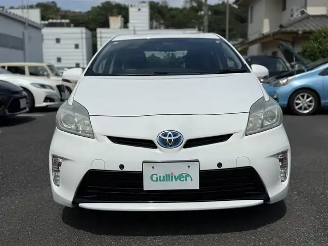 トヨタ プリウス S 静岡県 2012(平24)年 6.5万km スーパーホワイトⅡ 走行64133キロ（登録時）/純正SDナビ・フルセグTV/Bluetoothオーディオ/ビルトインETC/ステアリングスイッチ/スマートキー×2/プッシュスタート/純正HIDヘッドライト/前後ソナー/純正フロアマット/純正ドアバイザー/純正15インチアルミ/ウィンカードアミラー/WエアB＋サイドエアB/カーテンエアB/新車時保証書/車両取説＋ナビ取説