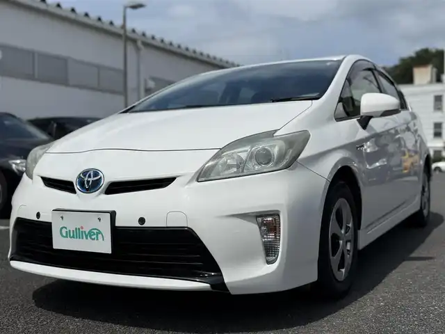 トヨタ プリウス S 静岡県 2012(平24)年 6.5万km スーパーホワイトⅡ 走行64133キロ（登録時）/純正SDナビ・フルセグTV/Bluetoothオーディオ/ビルトインETC/ステアリングスイッチ/スマートキー×2/プッシュスタート/純正HIDヘッドライト/前後ソナー/純正フロアマット/純正ドアバイザー/純正15インチアルミ/ウィンカードアミラー/WエアB＋サイドエアB/カーテンエアB/新車時保証書/車両取説＋ナビ取説