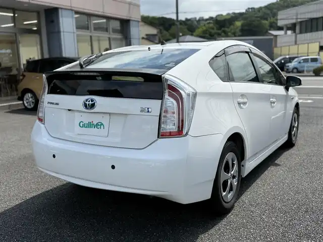 トヨタ プリウス S 静岡県 2012(平24)年 6.5万km スーパーホワイトⅡ 走行64133キロ（登録時）/純正SDナビ・フルセグTV/Bluetoothオーディオ/ビルトインETC/ステアリングスイッチ/スマートキー×2/プッシュスタート/純正HIDヘッドライト/前後ソナー/純正フロアマット/純正ドアバイザー/純正15インチアルミ/ウィンカードアミラー/WエアB＋サイドエアB/カーテンエアB/新車時保証書/車両取説＋ナビ取説